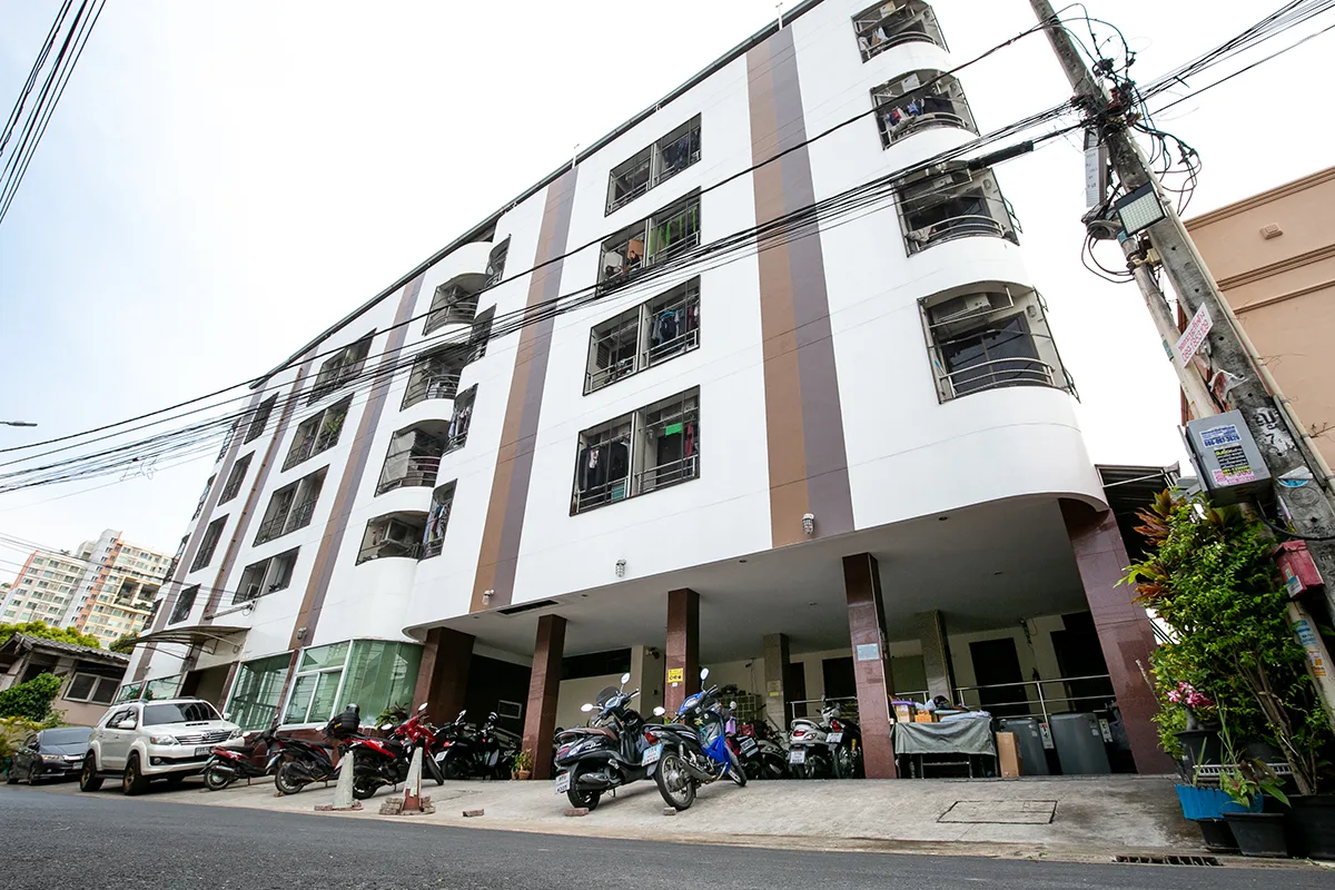 เบสส์ เรสซิเด้นท์ 72 ซอย รัชดาภิเษก 72